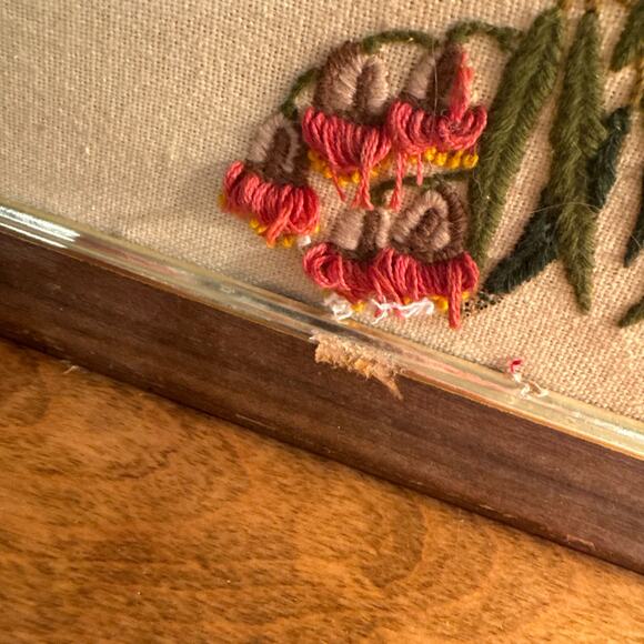 Vintage 1970s Koala Crewel Embroidery Wall Art 16x20 Wood Framed Art - BUB - Picture 5 of 5